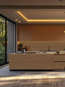 Wandpaneel in Holzoptik, Eiche, verwendet als Verkleidung einer Kücheninsel