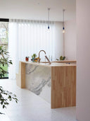 Wandpaneel in Marmoroptik, Portinari Grau, befestig als Kücheninsel-Verkleidung