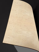 Softstone Wandpaneel, Creme, gebogenes Paneel zur Demonstration der Flexibilität